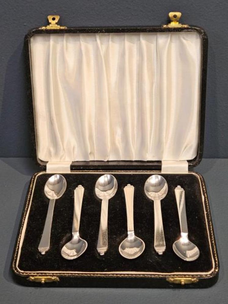 Set of 6 Georg Jensen Cast Silver Pyramid Top Tea Spoons - Image 1