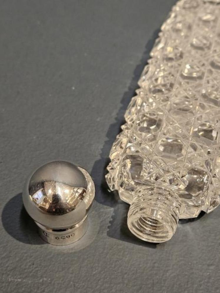 Victorian Cut Crystal and Sliver Scent Flask - Image 6