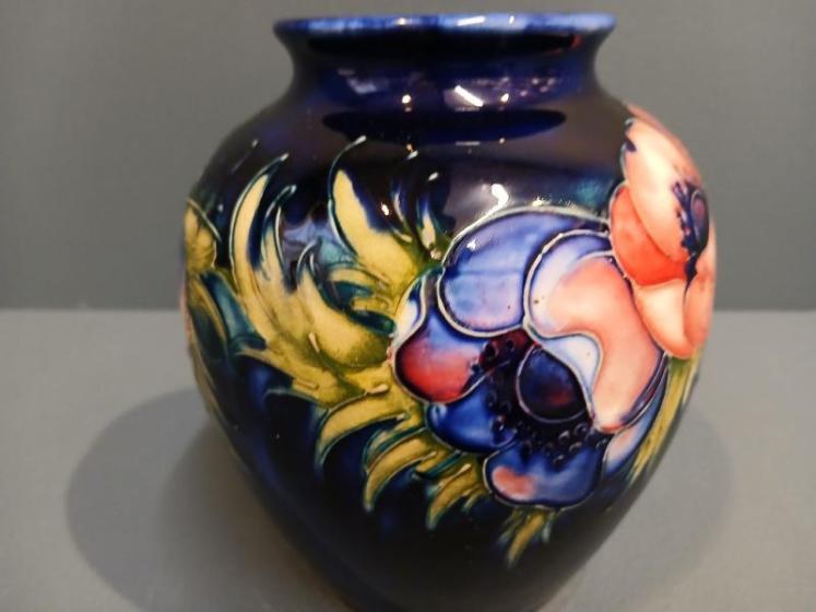 Moorcroft Anemone Bulbous Shaped Vase - Image 5