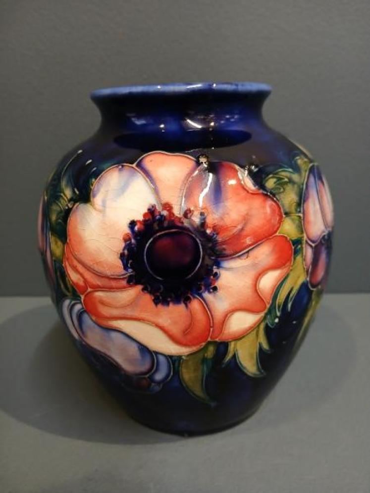 Moorcroft Anemone Bulbous Shaped Vase - Image 7