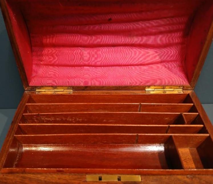 Victorian Figured Walnut Stationery Box - Image 5