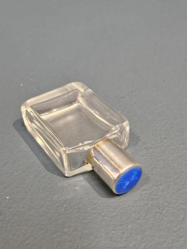 Small Silver and Enamel Scent Bottle - Image 4