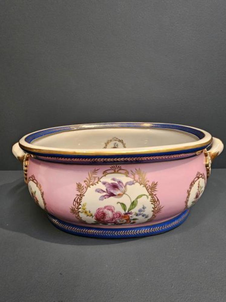 Late Victorian Porcelain Foot Bath - Image 1