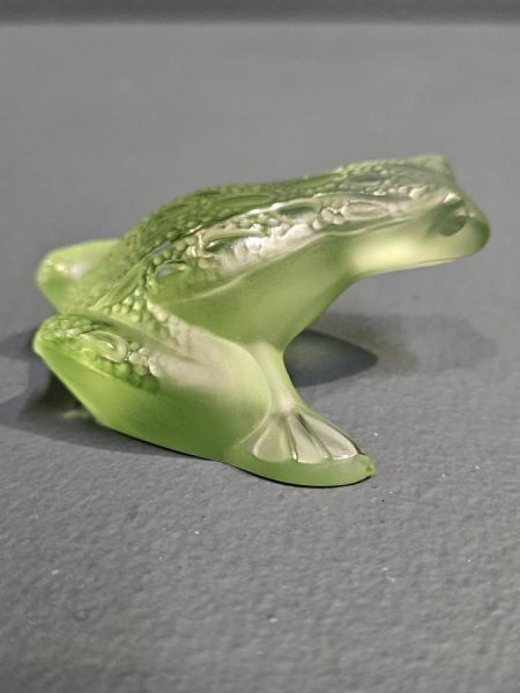 Lalique Opalescent Green Frog - Image 2