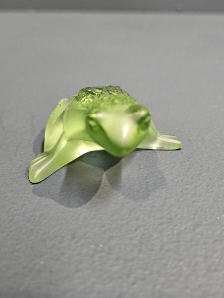 Lalique Opalescent Green Frog - Image 4