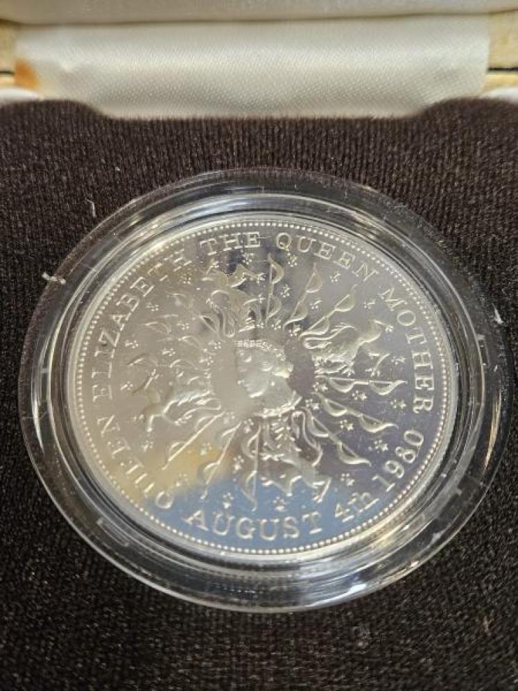 925 Silver Queen Mother Commemorative Crown Coin - Image 2