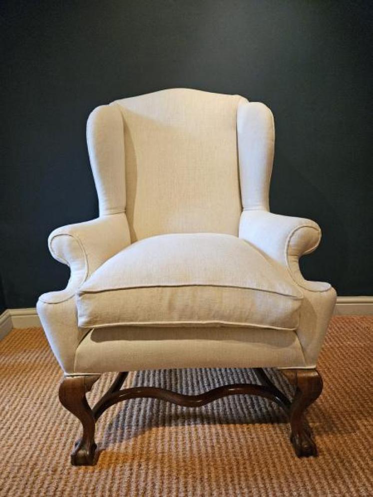 Late Victorian Wing Back Arm Chair in Cream Linen.  - Image 1