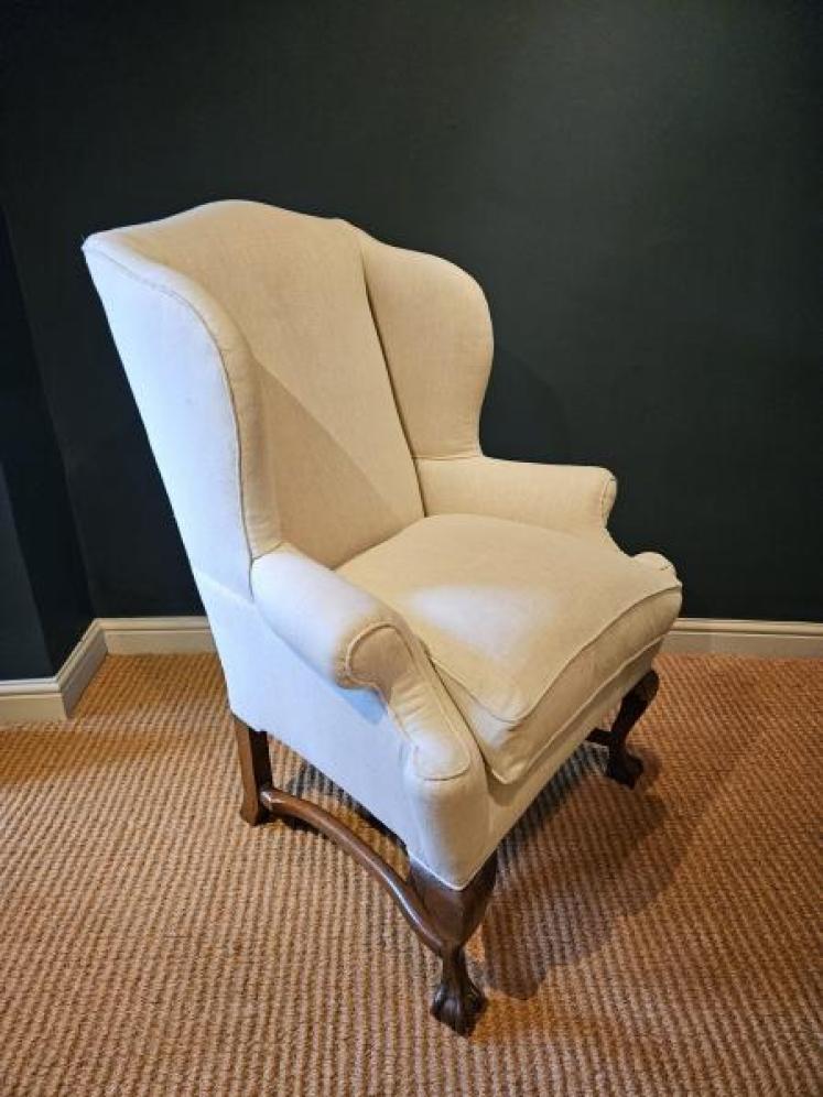 Late Victorian Wing Back Arm Chair in Cream Linen.  - Image 3