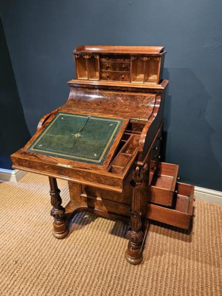 Superb Quality Victorian Burr Walnut Davenport  - Image 7