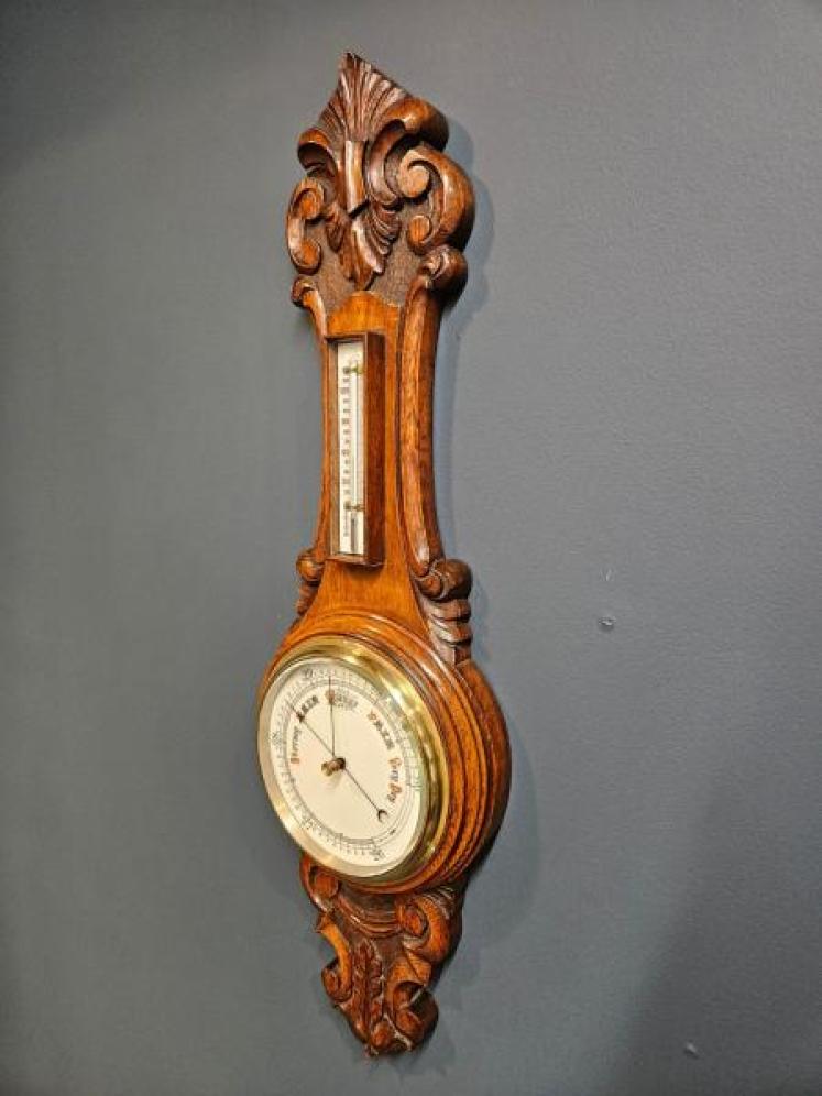 Compact Victorian Carved Oak Banjo Barometer - Image 3