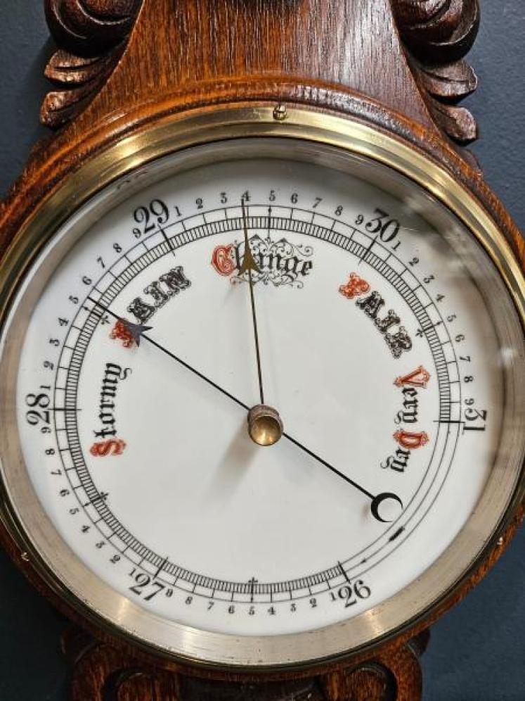 Compact Victorian Carved Oak Banjo Barometer - Image 4