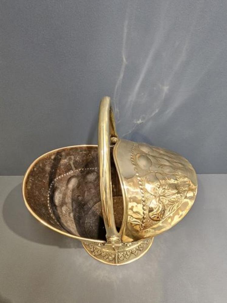 Victorian Brass Coal Scuttle  - Image 3