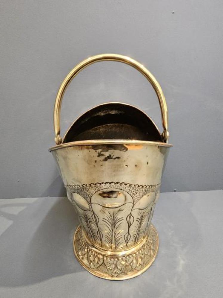 Victorian Brass Coal Scuttle  - Image 4