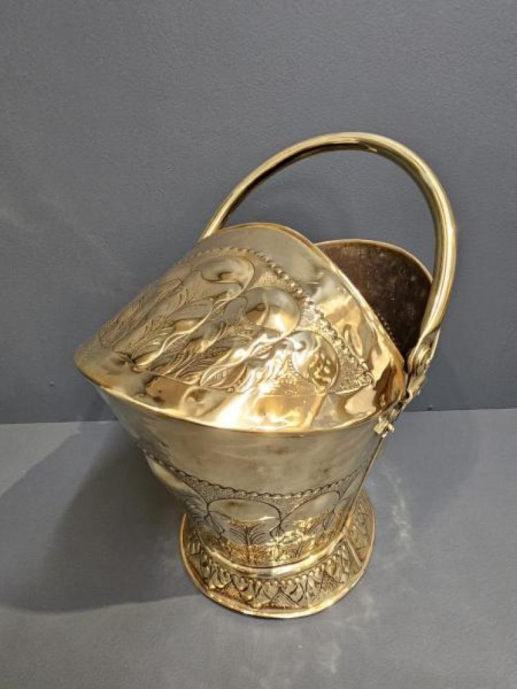 Victorian Brass Coal Scuttle  - Image 5
