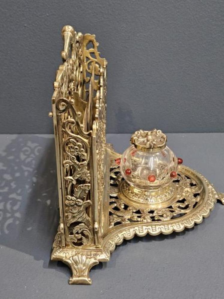 Superb Victorian Brass Letter and Ink Stand  - Image 5
