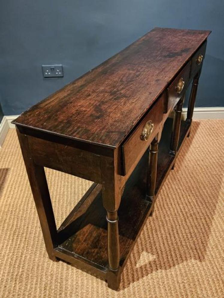 Small George III Oak Open Pot Board Dresser  - Image 6