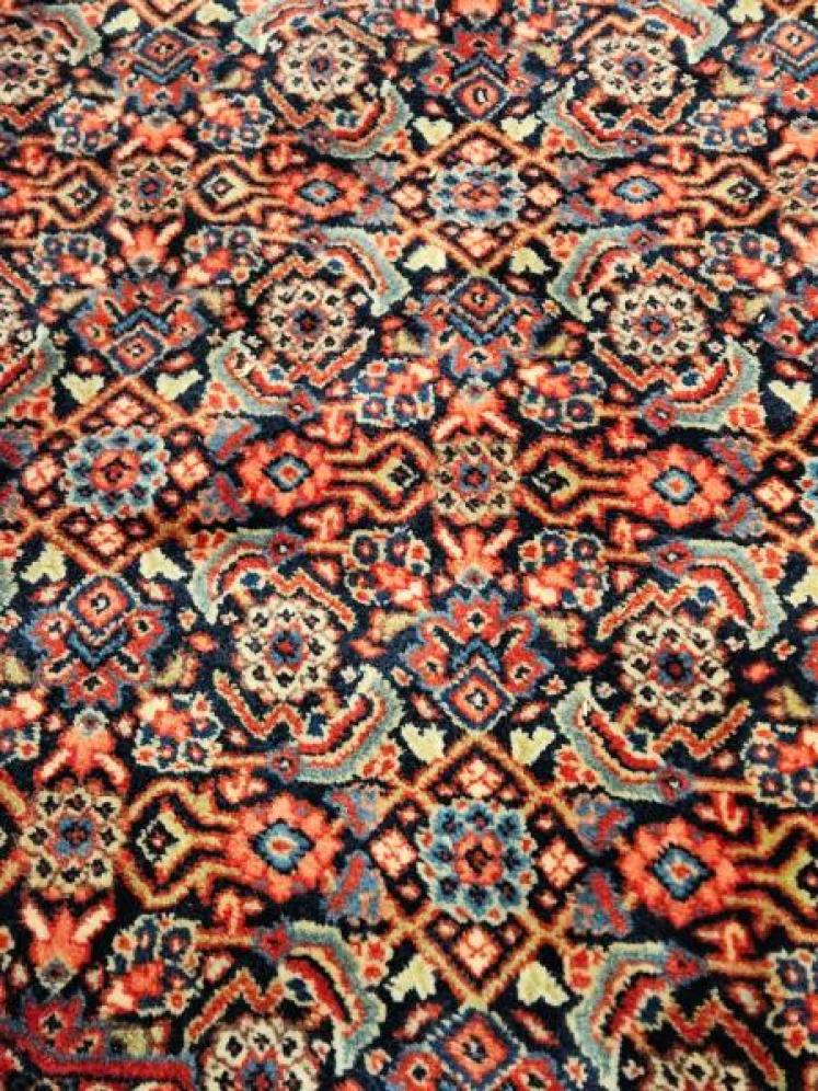 Superb 12' x 9' Persian Pure Wool Rug  - Image 3