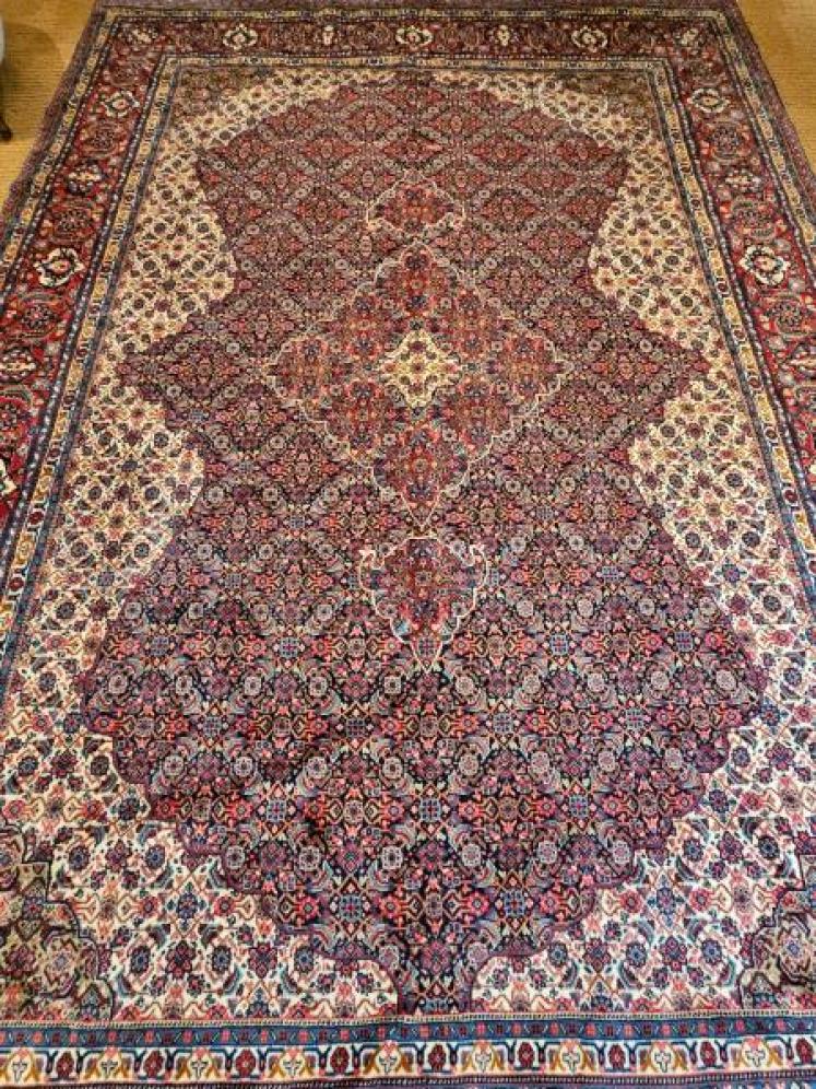 Superb 12' x 9' Persian Pure Wool Rug  - Image 7