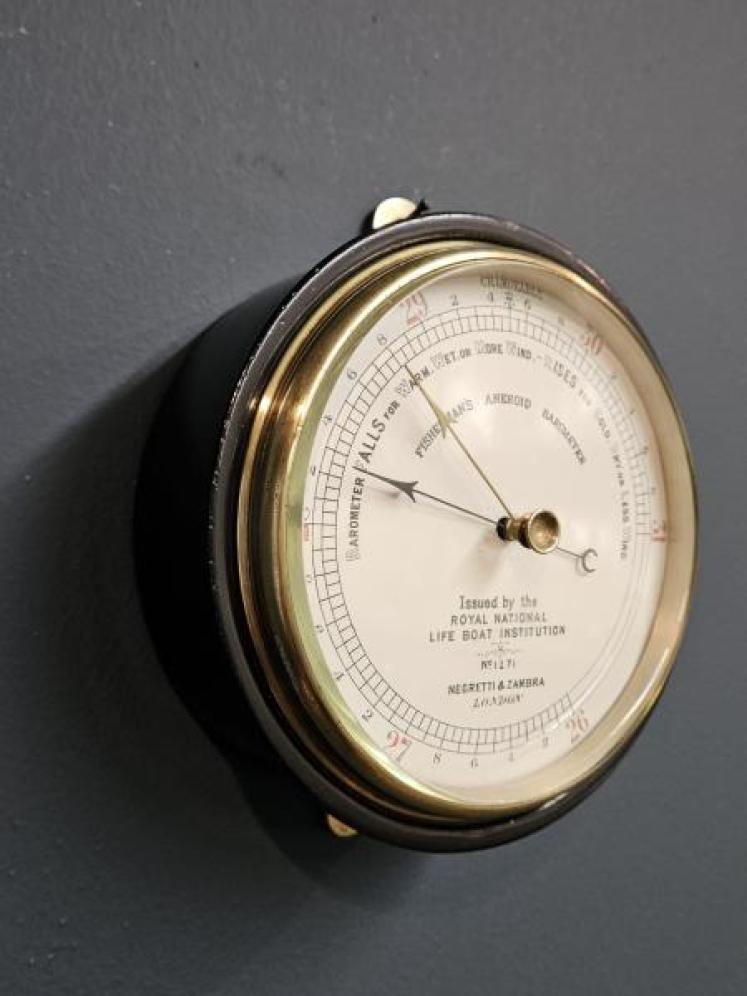 Negretti & Zambra RNLI Marine Barometer - Image 2