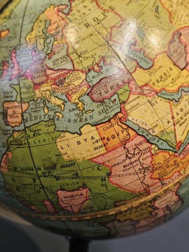 Superb 1930's 6" Papier Mache Globe  - Image 4