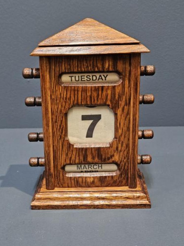 Edwardian Oak Perpetual Desk Calendar - Image 1