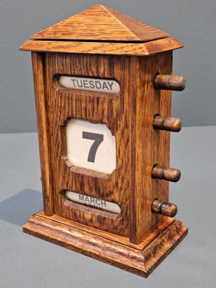 Edwardian Oak Perpetual Desk Calendar - Image 3