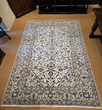 Superb quality 9' 6" x 6' 6" Persian Pure Wool Rug