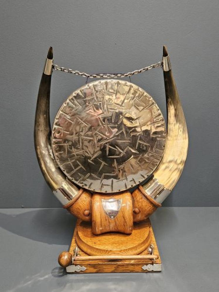 Large Victorian Oak and Silver Plate Cow Horn Dinner Gong - Image 1