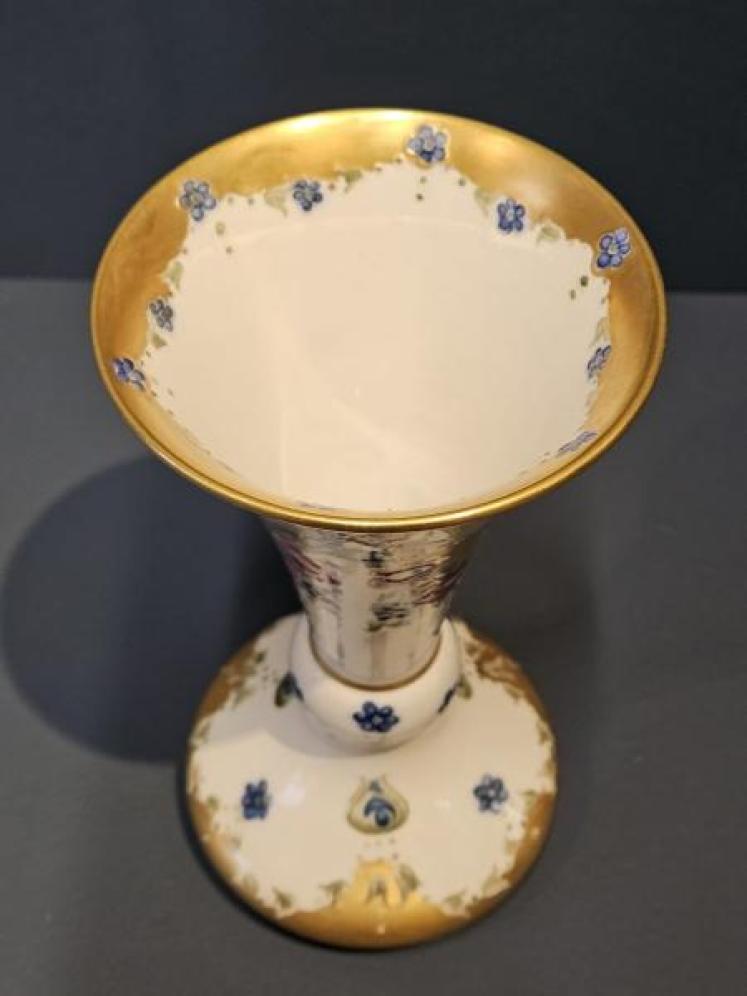 Superb McIntyre Moorcroft 18th Century Pattern Vase - Image 3