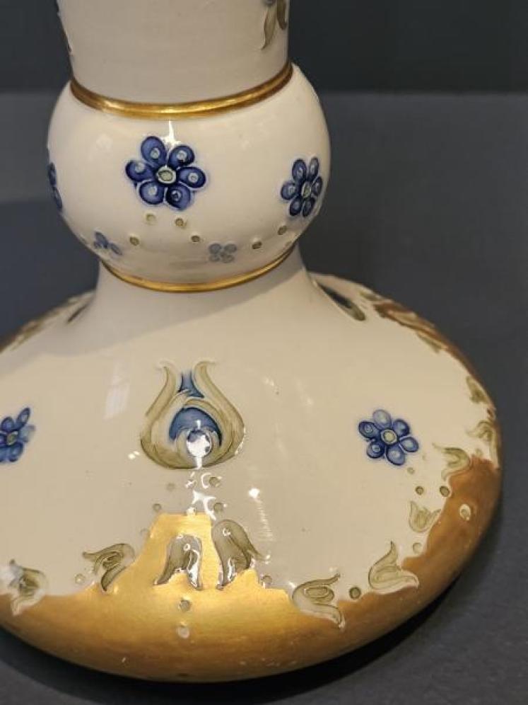 Superb McIntyre Moorcroft 18th Century Pattern Vase - Image 6