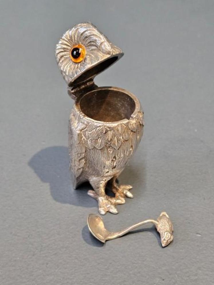 Fine Quality William Comyns Silver Owl Cruet Set - Image 5
