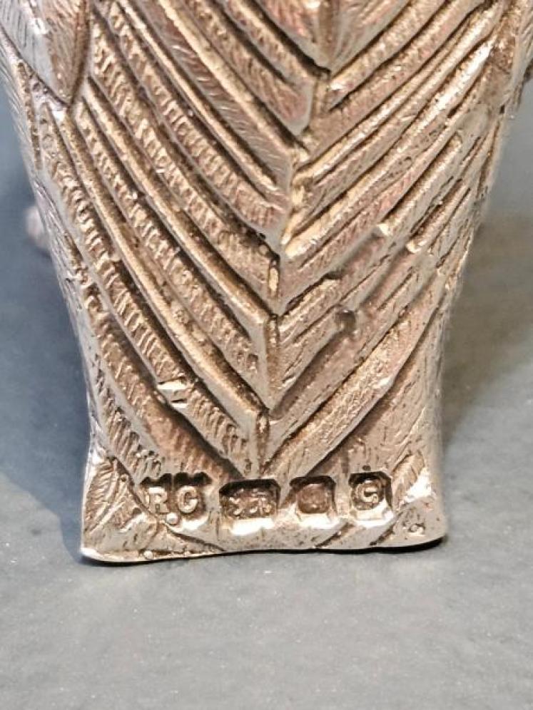 Fine Quality William Comyns Silver Owl Cruet Set - Image 7
