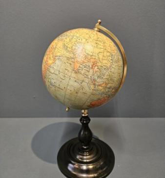 Immaculate 1930's Philips 6" Globe 
