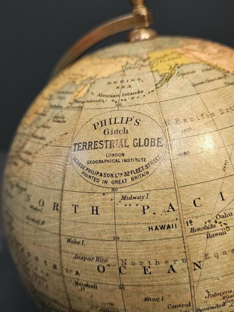 Immaculate 1930's Philips 6" Globe  - Image 4