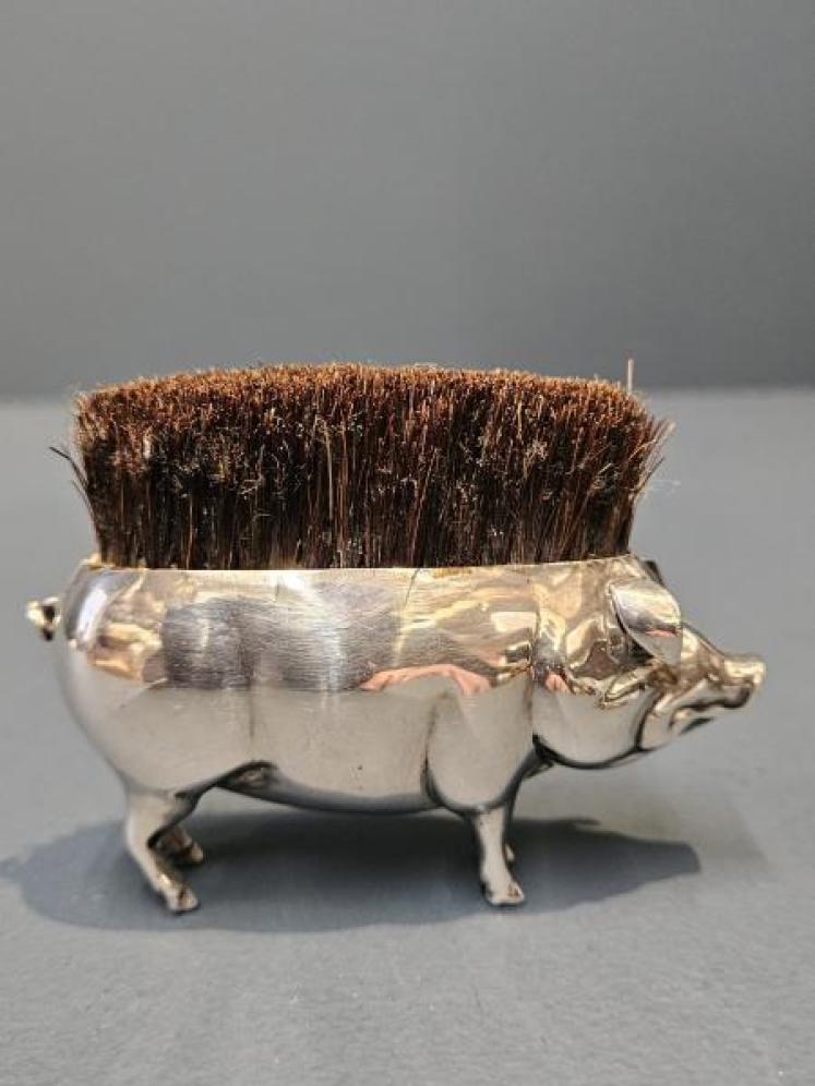 Silver Pig Nib Wipe - Image 4
