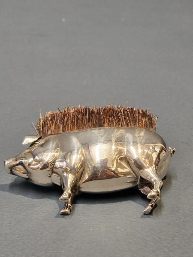 Silver Pig Nib Wipe - Image 5
