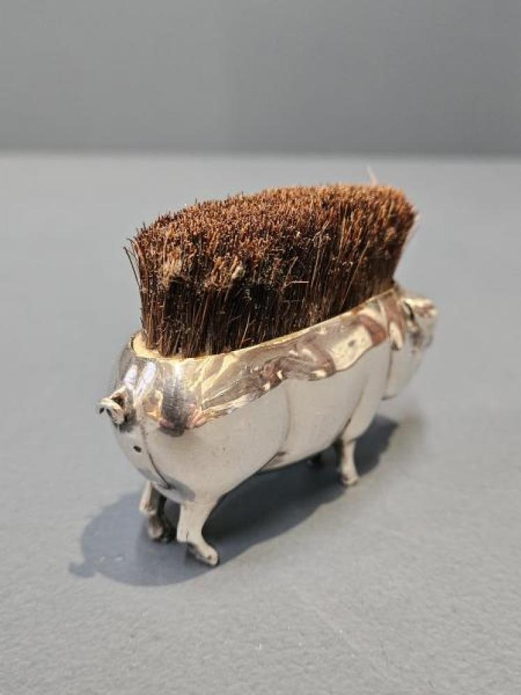 Silver Pig Nib Wipe - Image 7