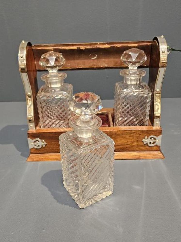 Small Victorian Walnut and Silver Plated Tantalus - Image 5