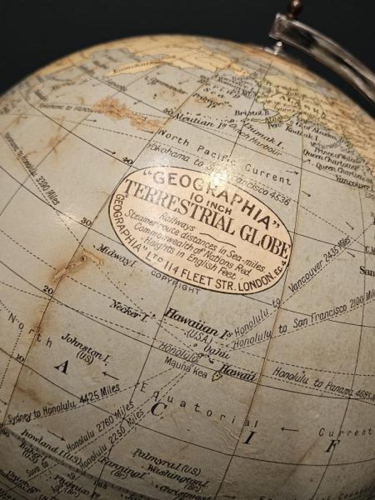 10" Geographia Paper Mache Globe - Image 2