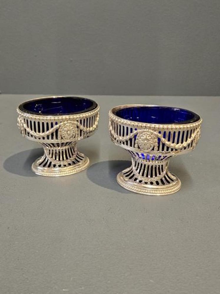 Pair of Georgian Silver Salts by Robert Hennell - Image 1