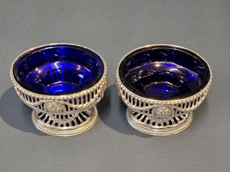 Pair of Georgian Silver Salts by Robert Hennell - Image 2