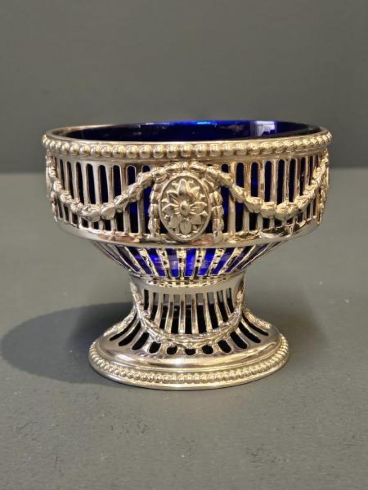 Pair of Georgian Silver Salts by Robert Hennell - Image 3