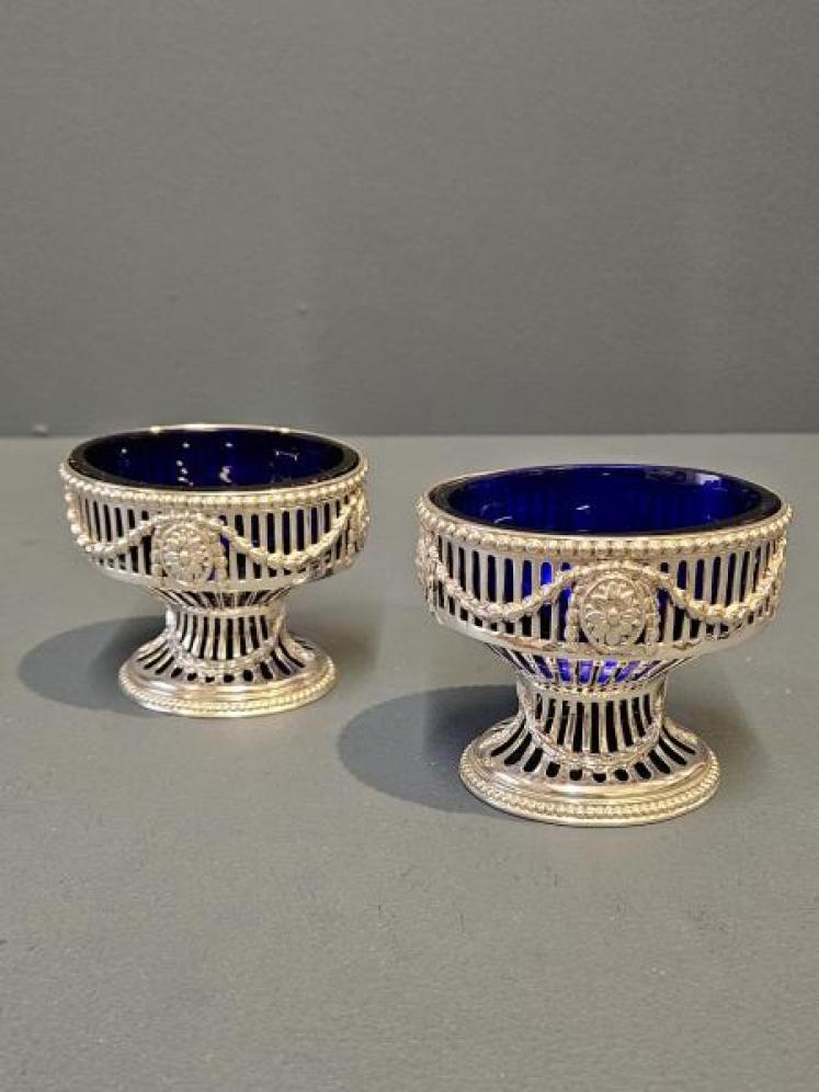 Pair of Georgian Silver Salts by Robert Hennell - Image 4