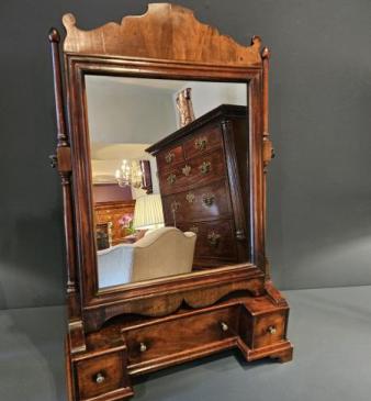 Superb George III Mahogany Toilet Mirror 