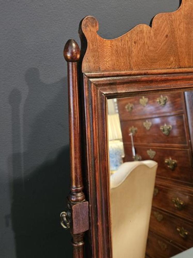 Superb George III Mahogany Toilet Mirror  - Image 2