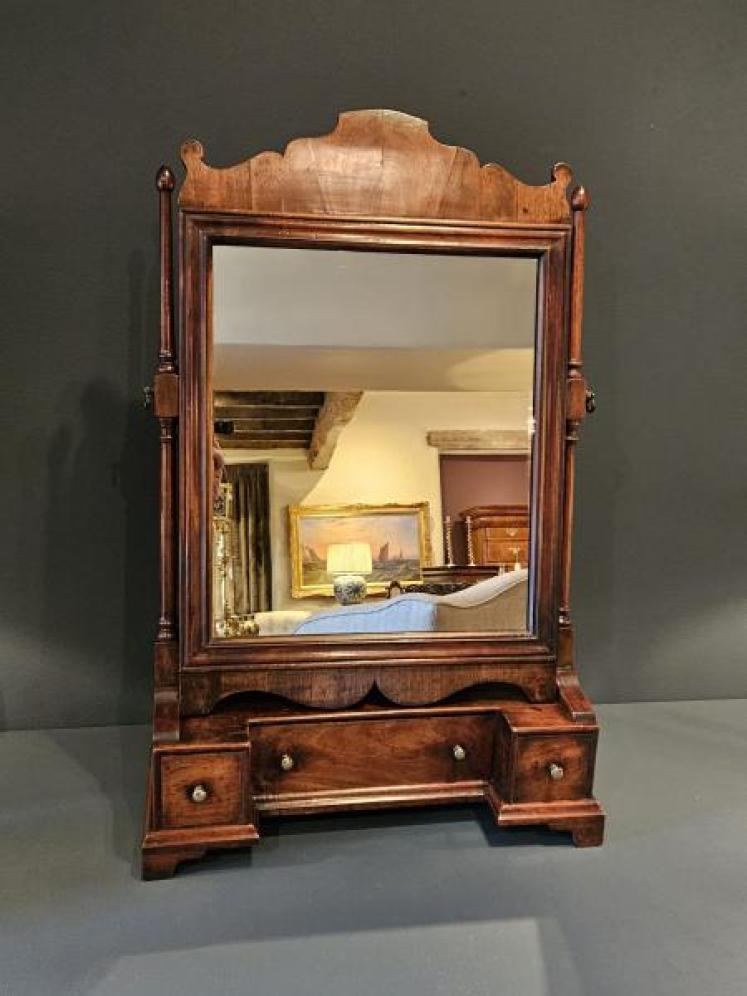 Superb George III Mahogany Toilet Mirror  - Image 4