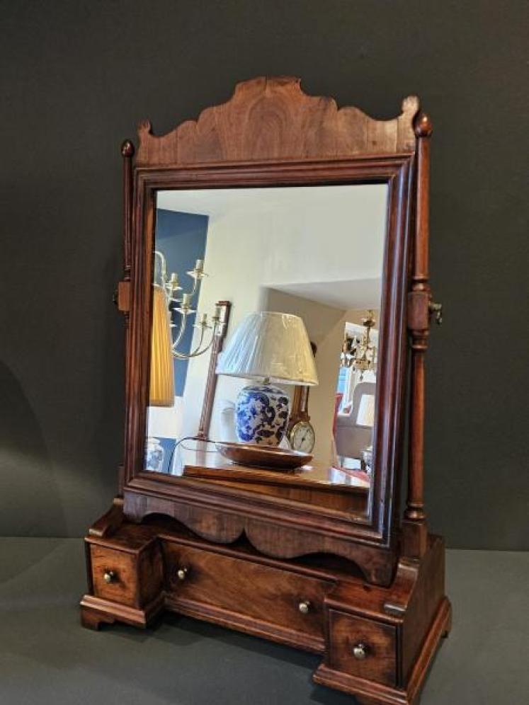 Superb George III Mahogany Toilet Mirror  - Image 6