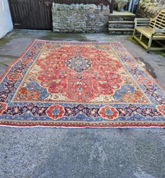 Fine Quality Large Persian Saroq Wool Rug