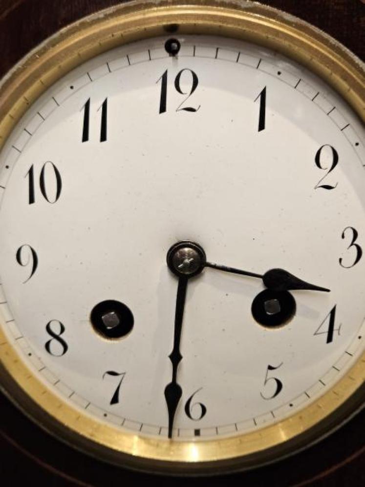 Late Victorian Bell Chiming Mahogany Mantel Clock - Image 4