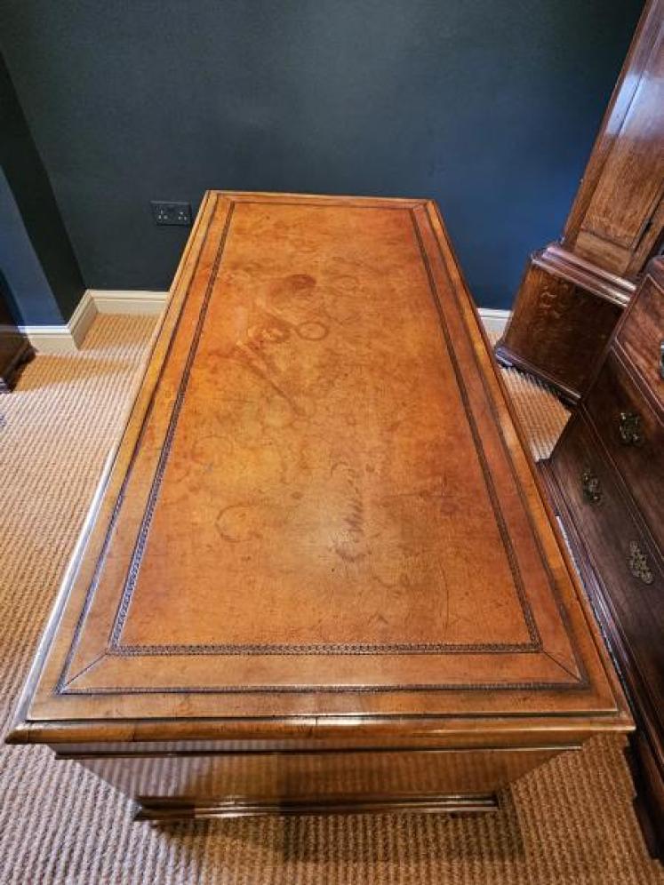 Quality Victorian Walnut Pedestal Desk - Image 7